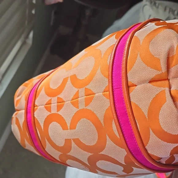 Coach Poppy Op Art Nwot Vibrant Orange Tote with Pink Highlights NWOT - Picture 11 of 17